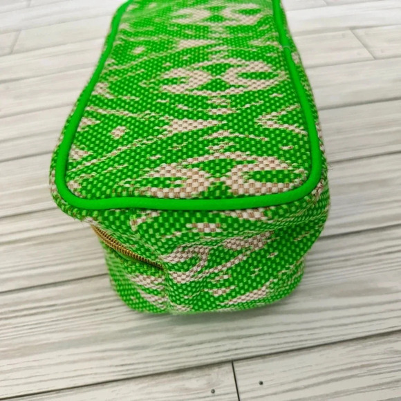NWT | Stephanie Johnson | Make-Up Toiletry Travel Bag Green Ikat Print - Picture 3 of 4